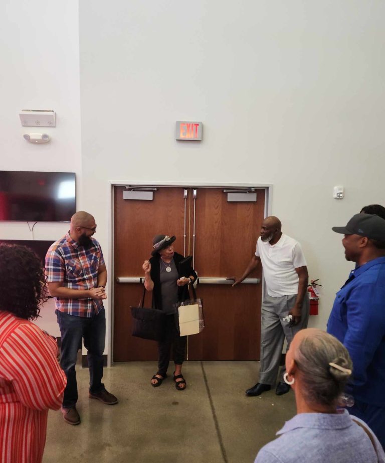 438caf9c bc6b 440d 864a 85cc40b56ff0 768x922